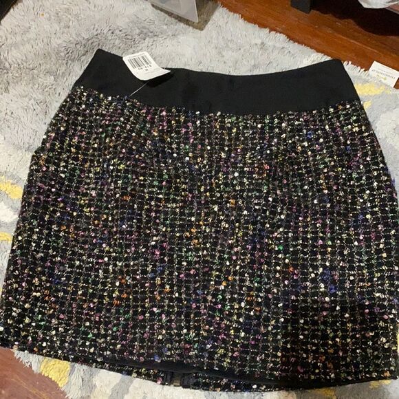 FOREVER 21 SHORT SKIRT NWT MEDIUM - Picture 1 of 5